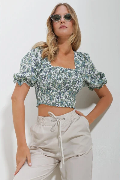 Women's Green-White Square Neck Watermelon Sleeve Cropped Linen Blouse ALC-X11651 - TREND ALAÇATI STILI (1)