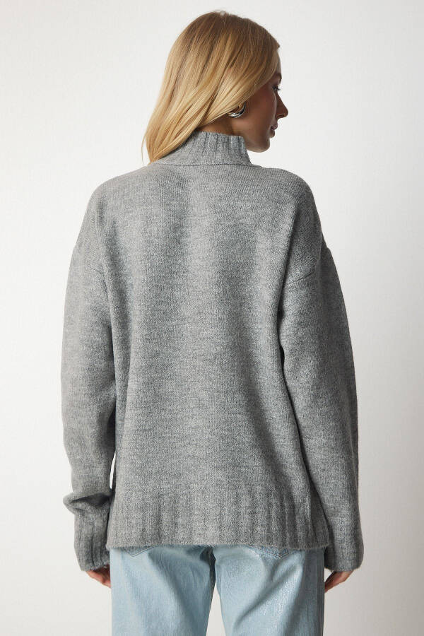 Women's Grey Crew Neck Soft Textured Knitted Sweater KI00095 - 4