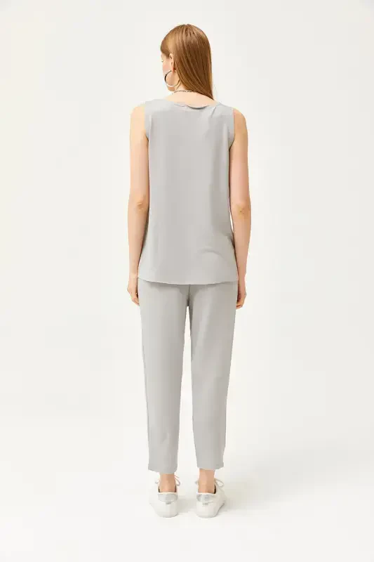 Women's Grey Sleeveless Relaxed Fit Blouse Set with Crystal Jewelry - 7