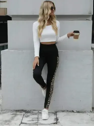 Women's High Waist Pocket Detailed Leopard Print Scuba Leggings - 3