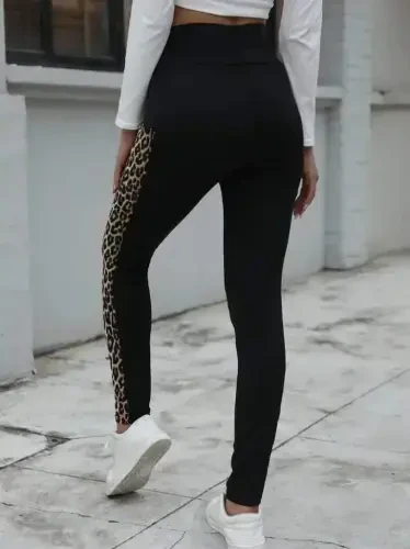 Women's High Waist Pocket Detailed Leopard Print Scuba Leggings - 6