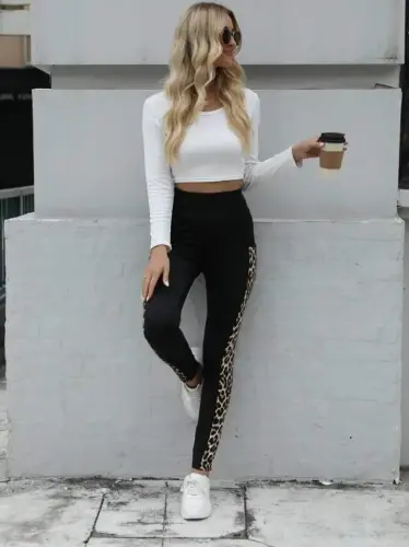 Women's High Waist Pocket Detailed Leopard Print Scuba Leggings - 4