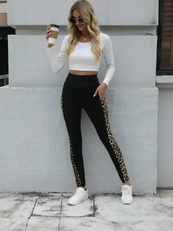 Women's High Waist Pocket Detailed Leopard Print Scuba Leggings - 6