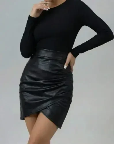 Women's High Waist Side Zipper Pleated Mini Leather Skirt - 4