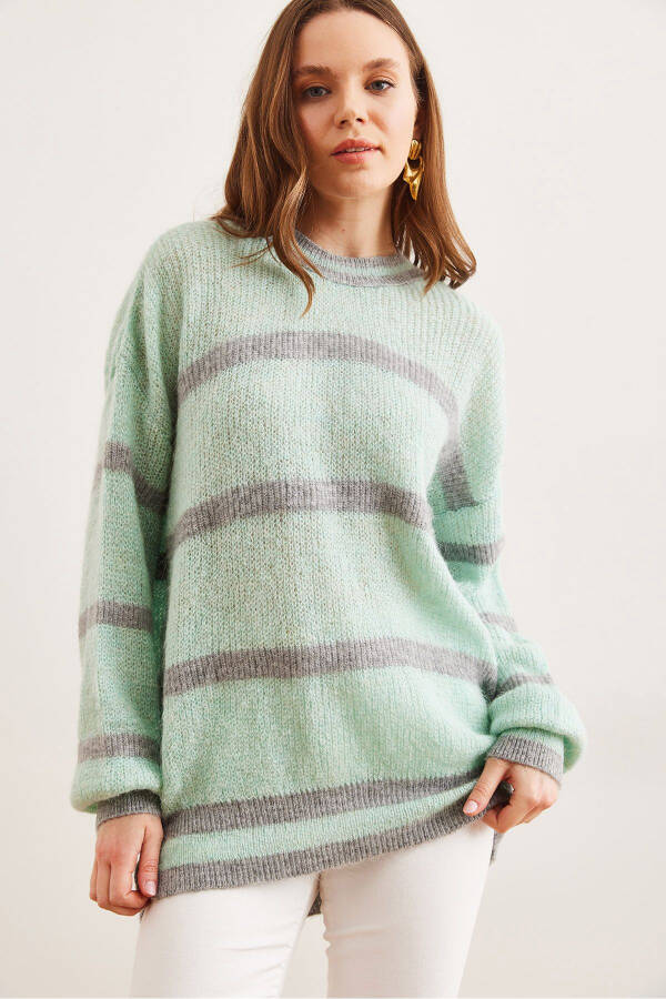 Women's Ice Blue Striped Crew Neck Knitted Sweater KZK-19000916 - 6