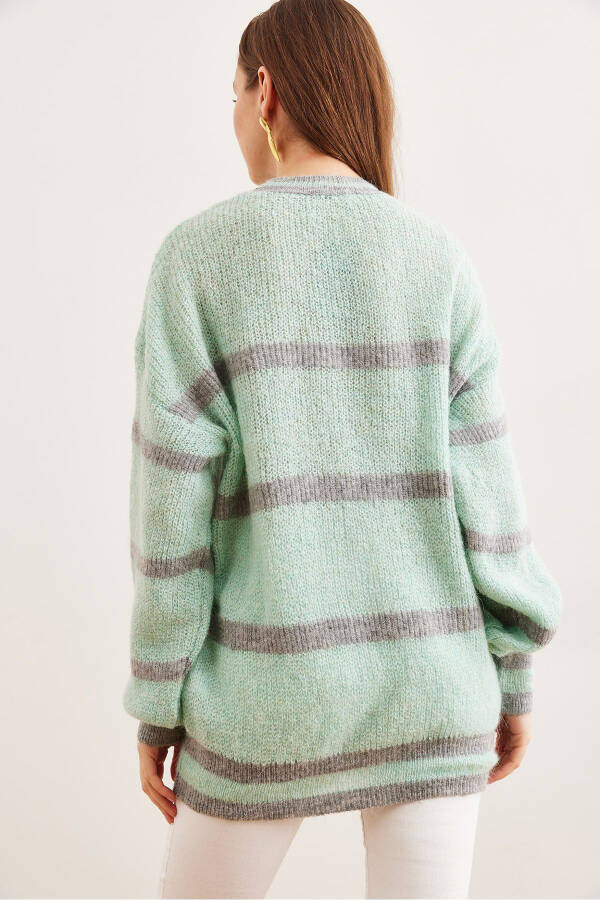 Women's Ice Blue Striped Crew Neck Knitted Sweater KZK-19000916 - 8