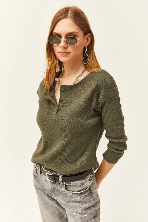 Women's Khaki Button Down Tartan Relaxed Sweater KZK-19000721 - 3