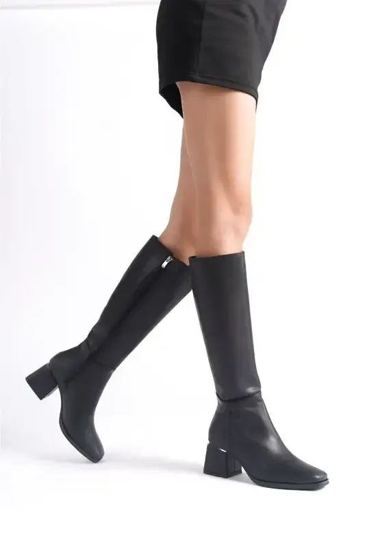 Women's Knee-High Black Heeled Shiny Detailed Zippered Leather Look Long Boot-Black - 4