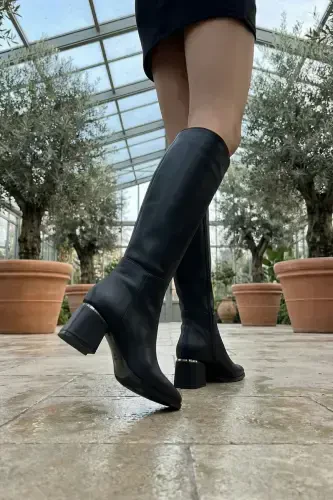 Women's Knee-High Black Heeled Shiny Detailed Zippered Leather Look Long Boot-Black - 7