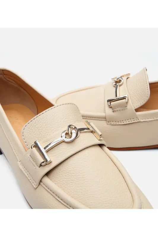 Women's Leather Beige Buckle Loafer - 7