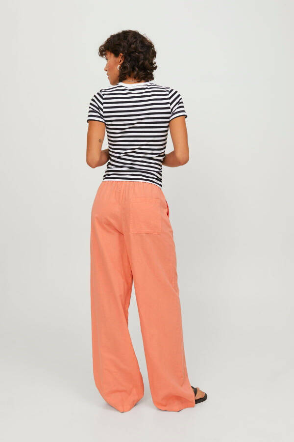 Women's Linen Pants with a Relaxed Fit - 8