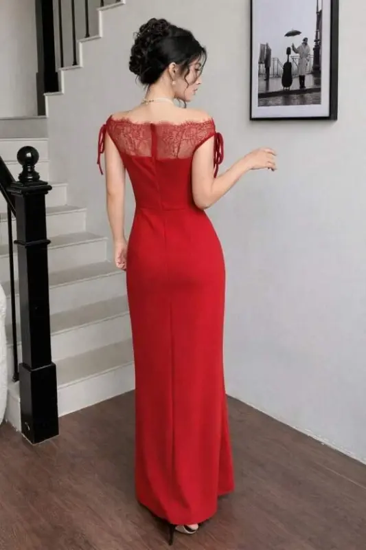 Women's Long Imported Crepe Dress with Lace Detail on Chest and Collar, Boat Neck Look - 2