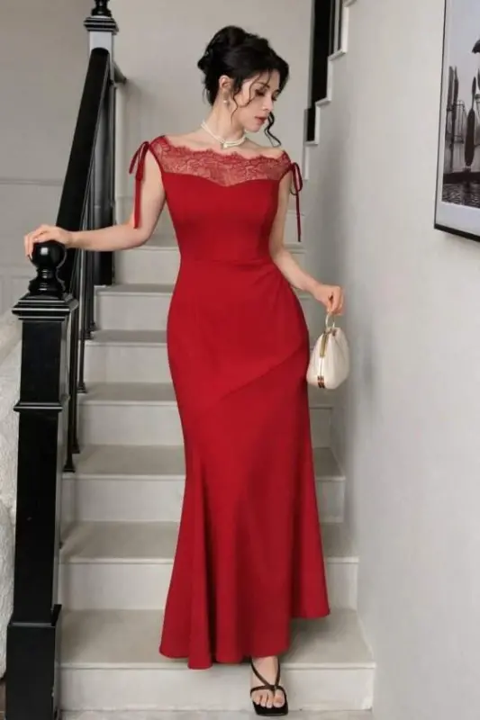 Women's Long Imported Crepe Dress with Lace Detail on Chest and Collar, Boat Neck Look - 3