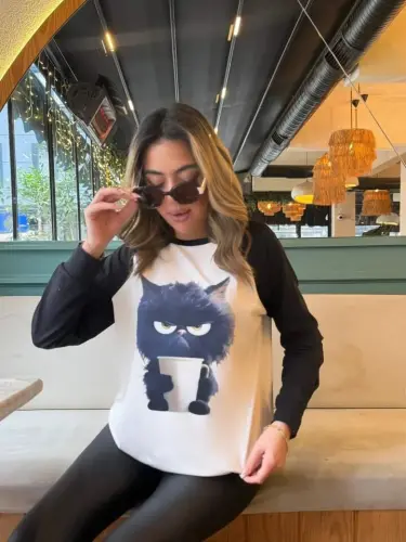 Women's Long Sleeve Crew Neck Cat Printed Plush Lined Scuba Blouse - BÜYÜKBEDENIZ (1)