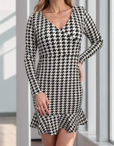 Women's Long Sleeve Crossover Neck Houndstooth Micro Mini Dress - 6