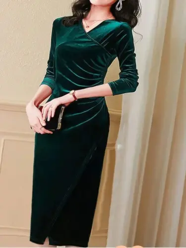 Women's Long Sleeve Crossover Neck Side Gathered Front Cross Detailed Midi Velvet Dress - 1