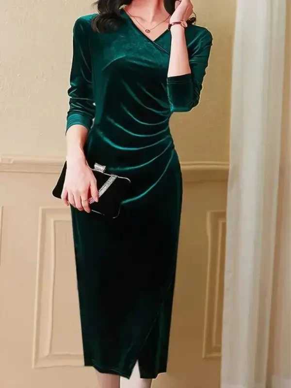 Women's Long Sleeve Crossover Neck Side Gathered Front Cross Detailed Midi Velvet Dress - 2