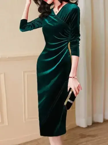 Women's Long Sleeve Crossover Neck Side Gathered Front Cross Detailed Midi Velvet Dress - 3