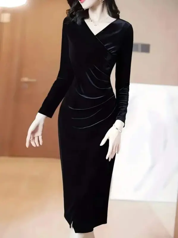 Women's Long Sleeve Crossover V-Neck Side Ruched Front Overlap Detailed Midi Velvet Dress - 2