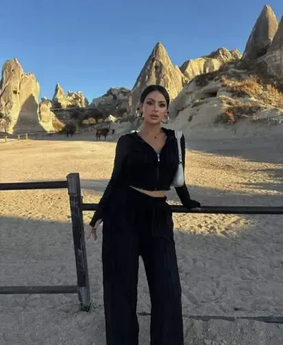 Women's Long Sleeve Finger Pass and Zipper Detail Short Jacket and Flared Pants Set - 2