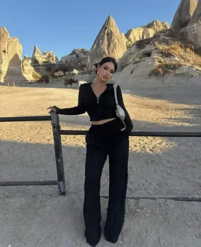 Women's Long Sleeve Finger Pass and Zipper Detail Short Jacket and Flared Pants Set - 3