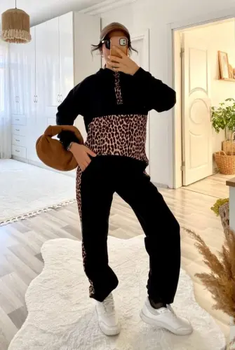 Women's Long Sleeve Leopard Detail Sweatshirt and Side Leopard Striped Detail Pants Two-Piece Set - 12