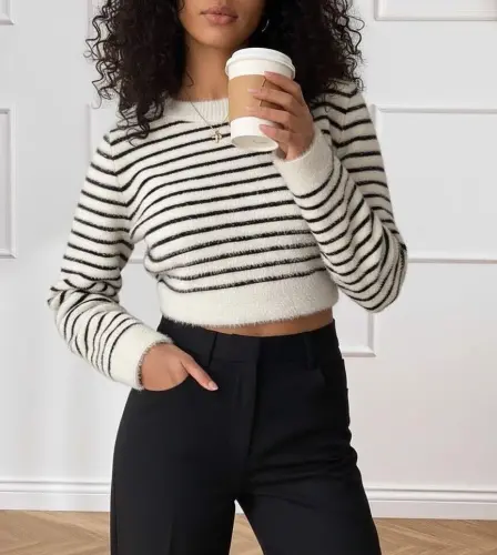 Women's Long Sleeve Turtleneck Crop Knit Blouse - 3