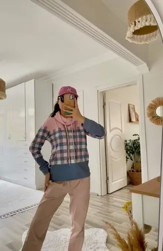 Women's Long Sleeve Turtleneck Lace-Up Patterned Plush Scuba Blouse - 10