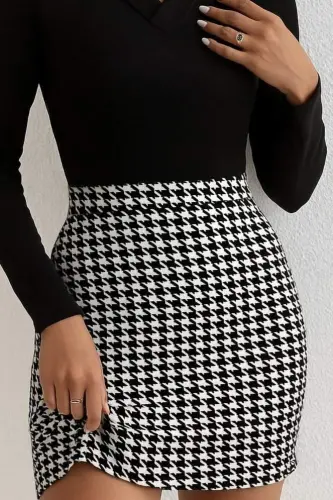 Women's Long Sleeve V-Neck Houndstooth Pattern Brushed Scuba Dress - BÜYÜKBEDENIZ (1)