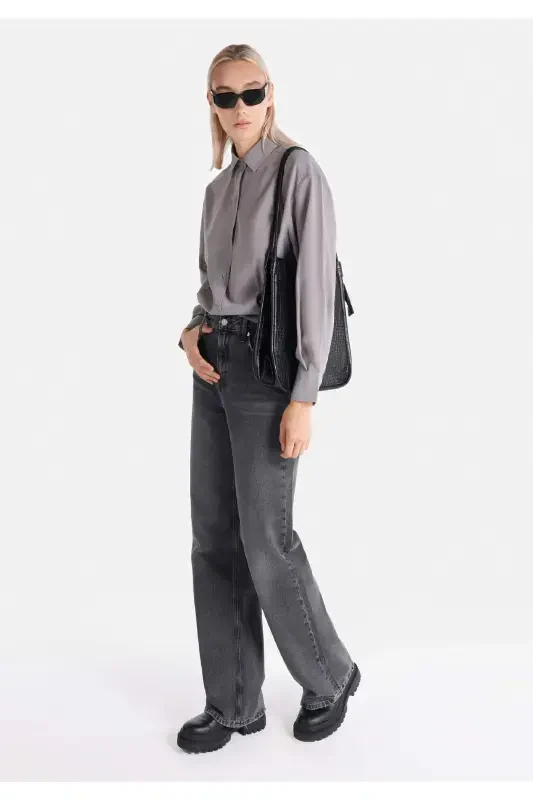 Women's long-sleeved, regular fit gray shirt - 3