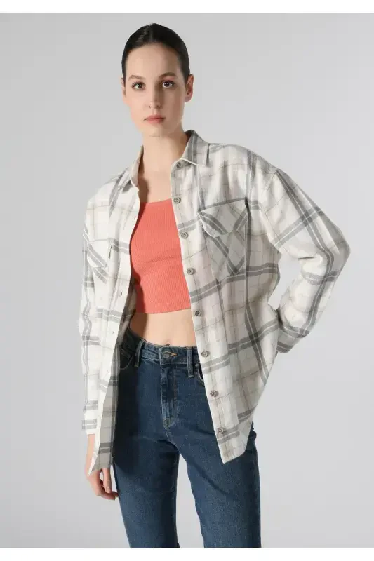 Women's long-sleeved striped beige shirt - 4