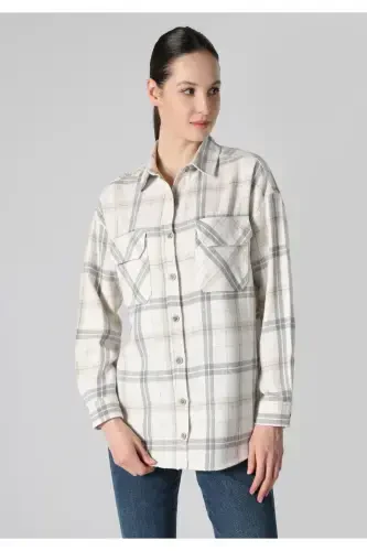 Women's long-sleeved striped beige shirt - 5