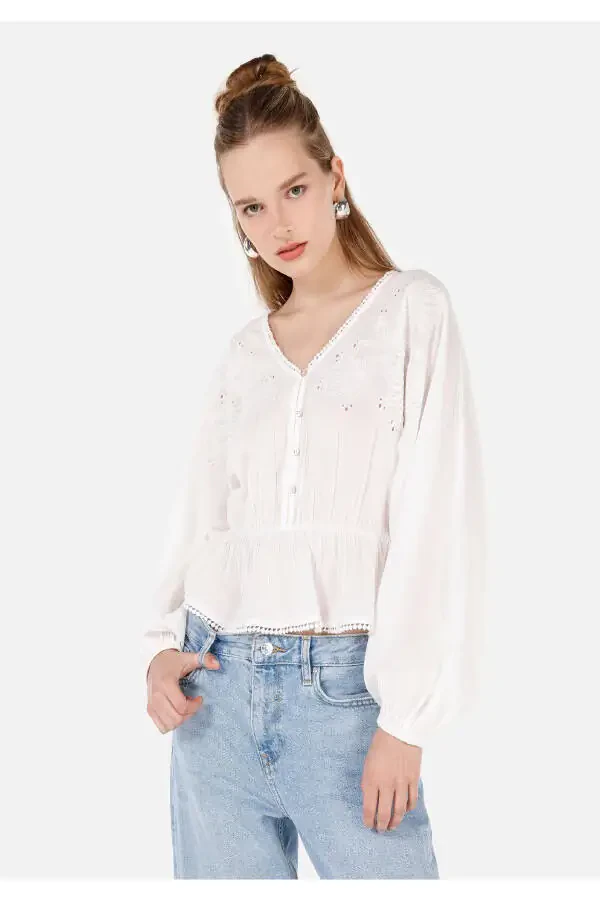 Women's long-sleeved, white, V-neck, regular fit, patterned shirt - 1