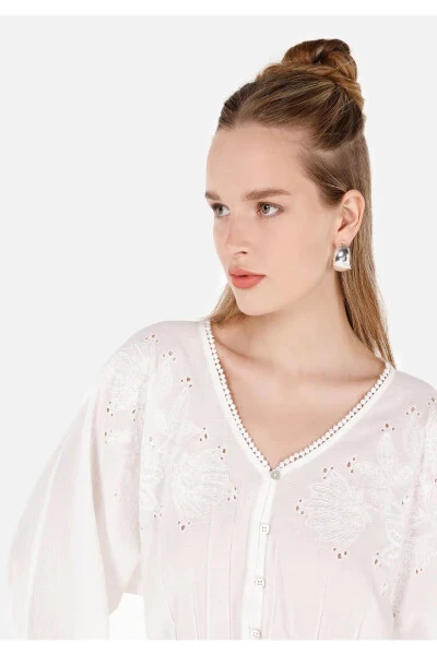 Women's long-sleeved, white, V-neck, regular fit, patterned shirt - 4