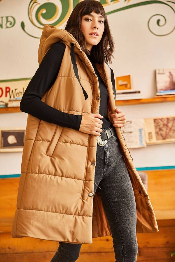 Women's Milk Coffee Hooded Pocket Puffer Vest YLK-19000007 - 2