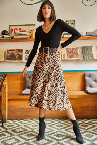 Women's Mink Zebra Elastic Waist Suede Textured Bell Skirt - 1