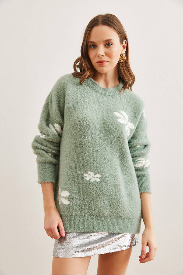 Women's Mint Green Floral Pattern Soft Textured Knitted Sweater KZK-19000900 - 2