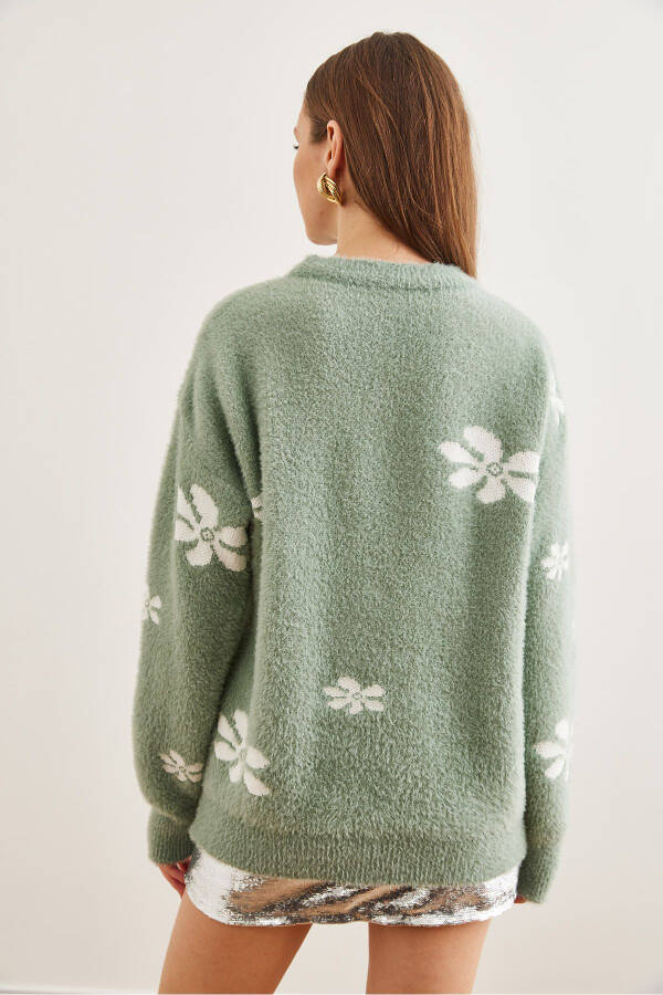 Women's Mint Green Floral Pattern Soft Textured Knitted Sweater KZK-19000900 - 15