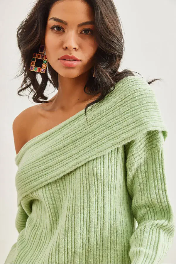 Women's Mint Green Madonna Neck Soft Textured Knitted Sweater KZK-19000708 - 1