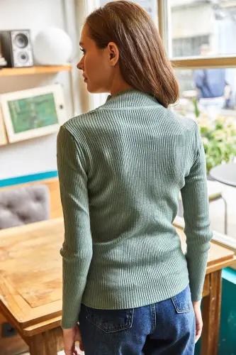 Women's Mint Green Turtleneck Zigzag Textured Soft Knitwear Sweater KZK-19000447-Mint Green - 4