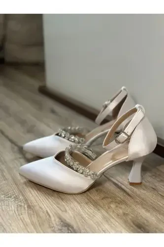 Women's Mother-of-Pearl Broken White 7 Cm Stiletto Wedding Shoe with Stones - 6