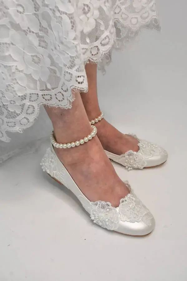 Women's Mother-of-Pearl Broken White Lace Pearl Bridal Ballerina - 1