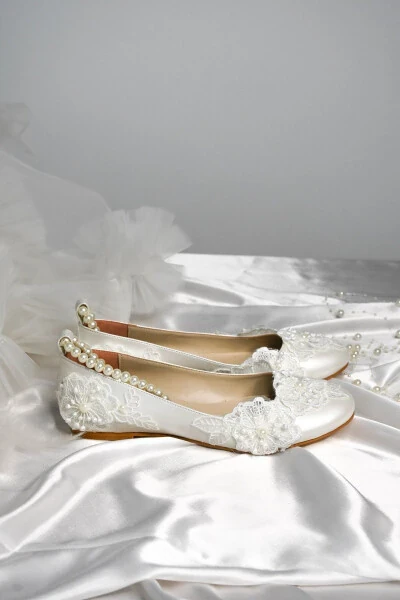 Women's Mother-of-Pearl Broken White Lace Pearl Bridal Ballerina - 3
