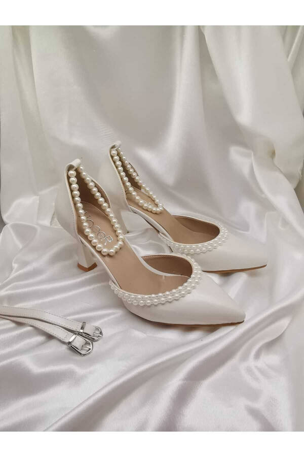 Women's Mother-of-Pearl Off-White Comfortable 7 CM Stiletto Wedding Shoes with Pearl Embellishment - 8