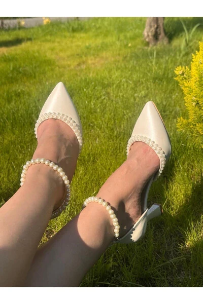 Women's Mother-of-Pearl Off-White Comfortable 7 CM Stiletto Wedding Shoes with Pearl Embellishment - 8