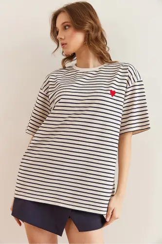 Women's Navy Heart Embroidered Striped Relaxed Fit T-shirt - 2