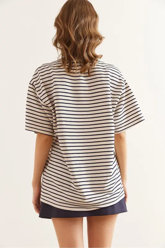 Women's Navy Heart Embroidered Striped Relaxed Fit T-shirt - 6