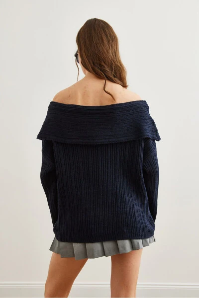 Women's Navy Madonna Collar Soft Textured Knit Sweater KZK-19000708 - 5