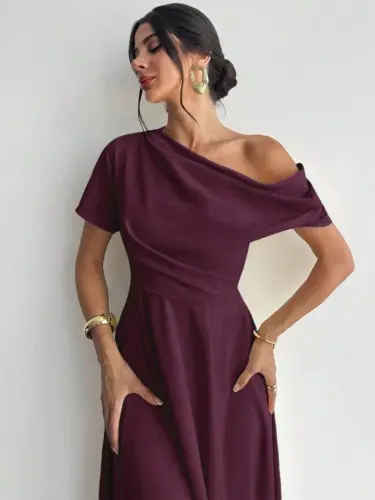 Women's Off-Shoulder Short Sleeve Pleated Long Shimmer Crepe Dress - 3