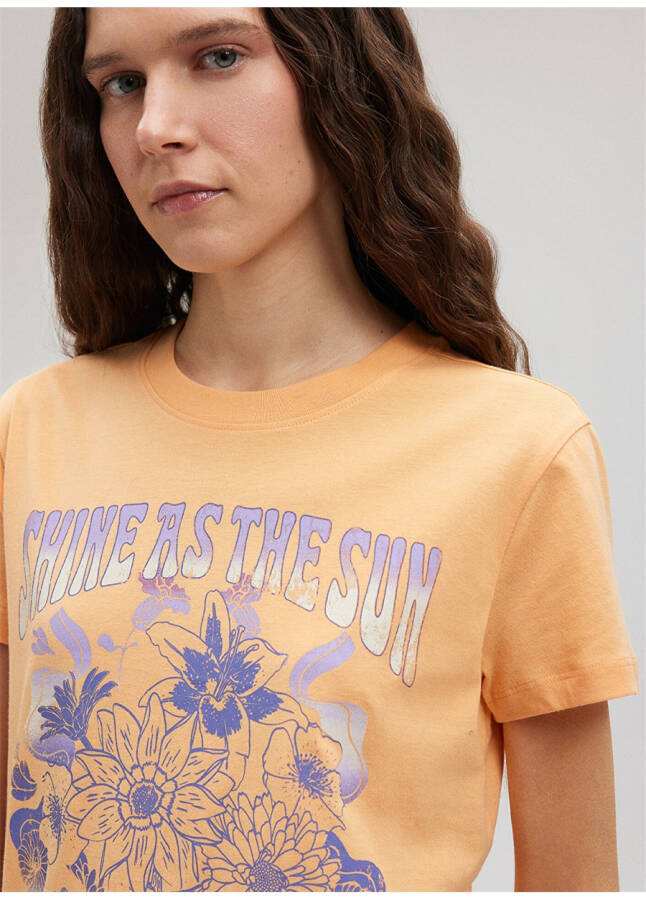 Women's orange T-shirt with floral print, blue polo collar (M1612393-84617) - 9